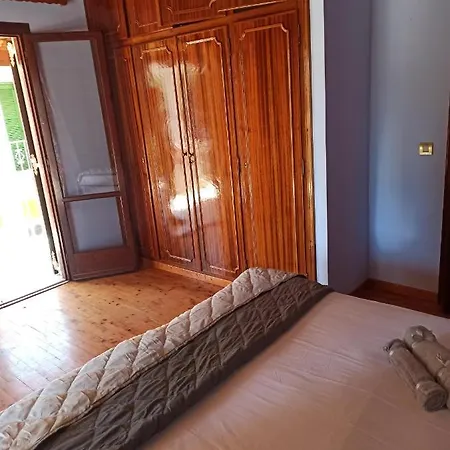 Apartment Montsenigos Garden House